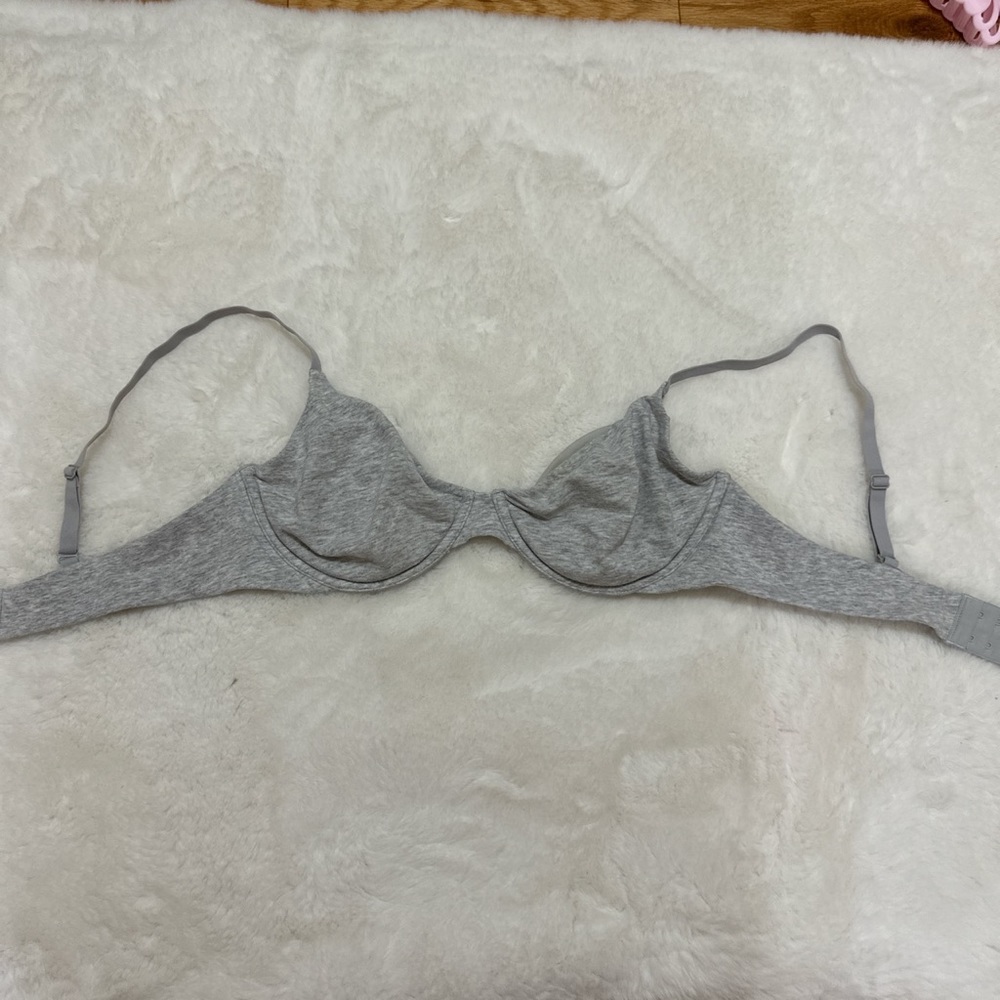 Grey skims 36d bra.